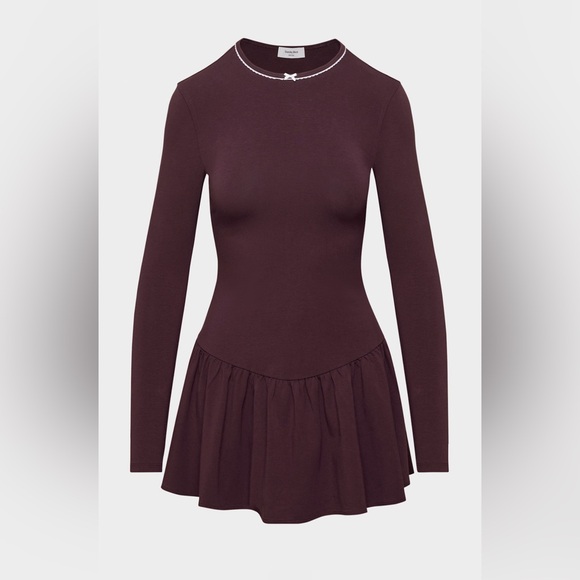 Aritzia Dresses & Skirts - Elegant Long Sleeve Burgundy Dress